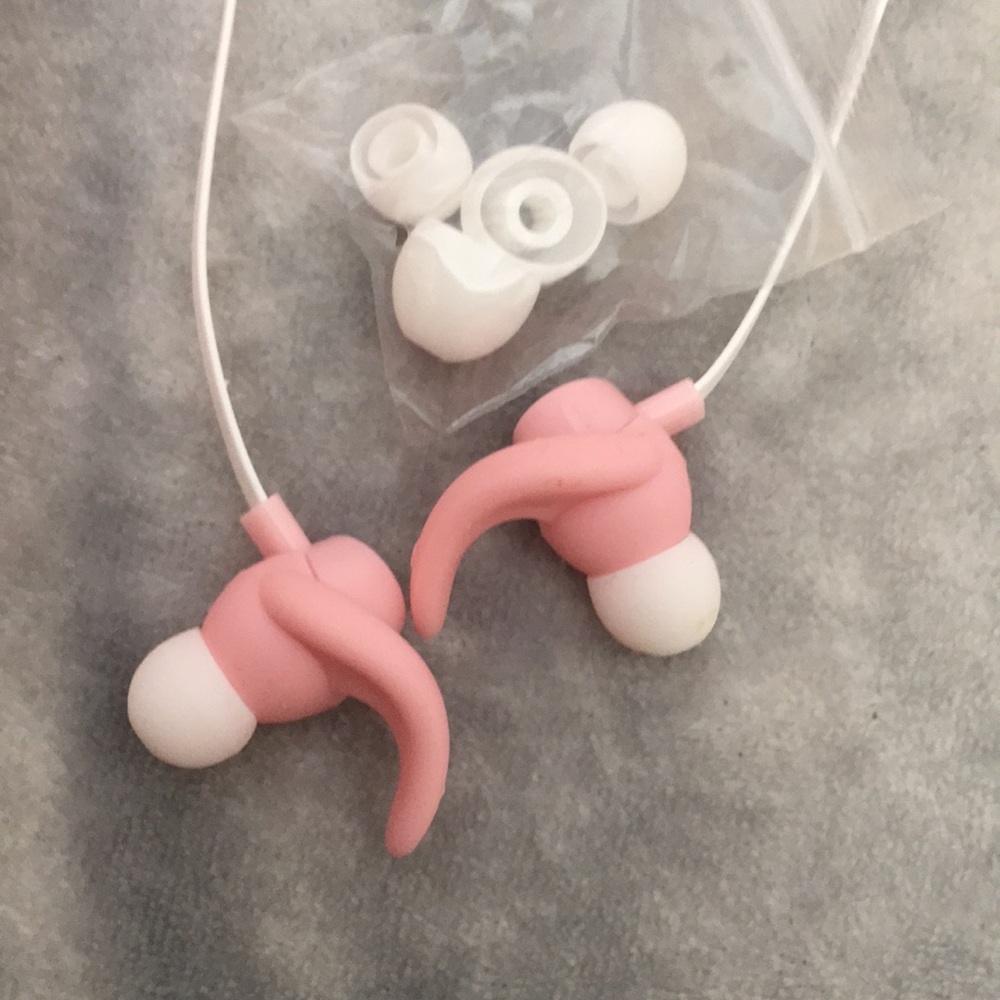 Bluetooth Earbuds - Picture 2 of 7